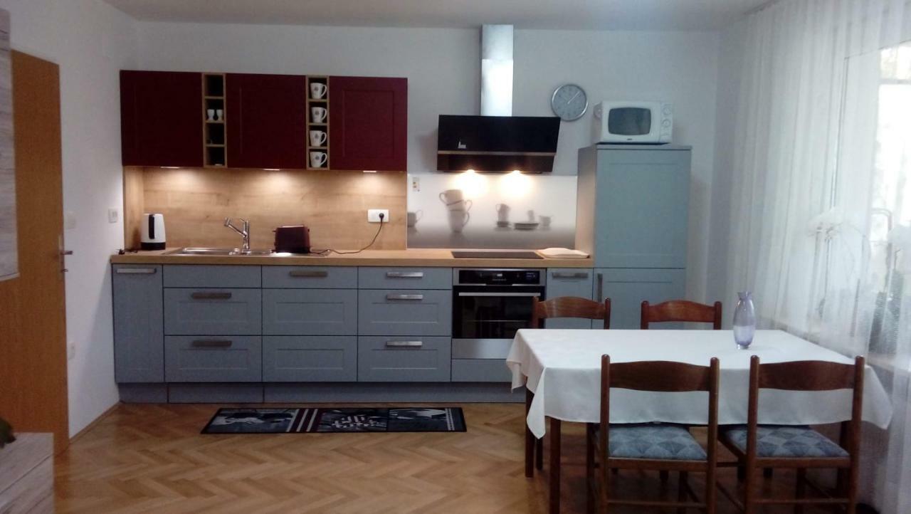 Apartma Meta ราโดว์ลิตซา ภายนอก รูปภาพ